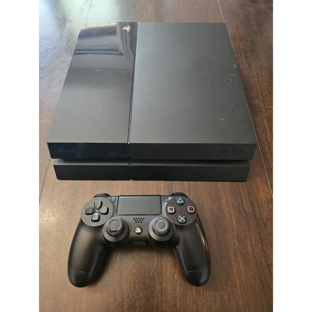 Sony PlayStation 4 500GB Console With One Controller‎ And Wires TESTED